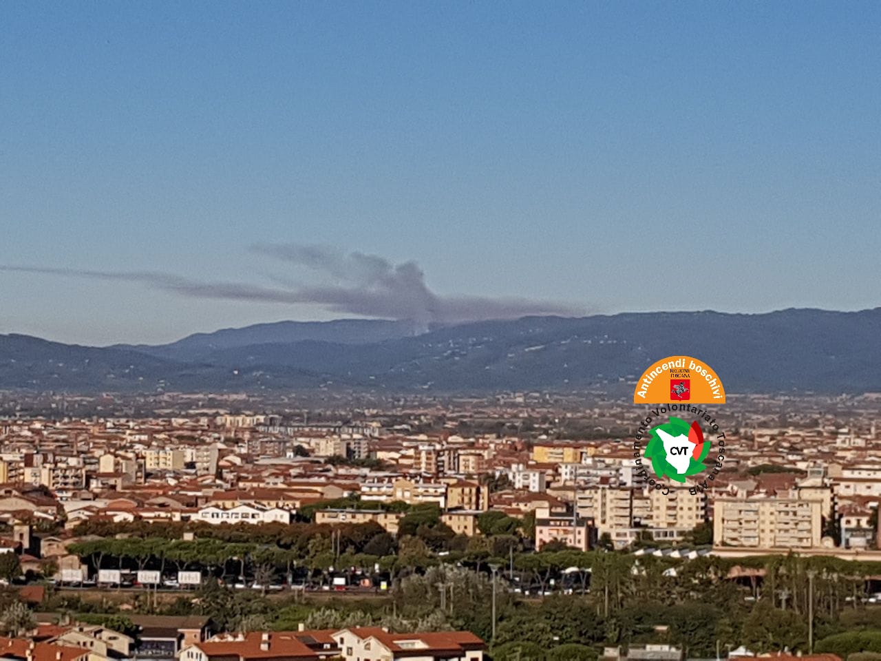 Incendio sui monti di Massa e Cozzile