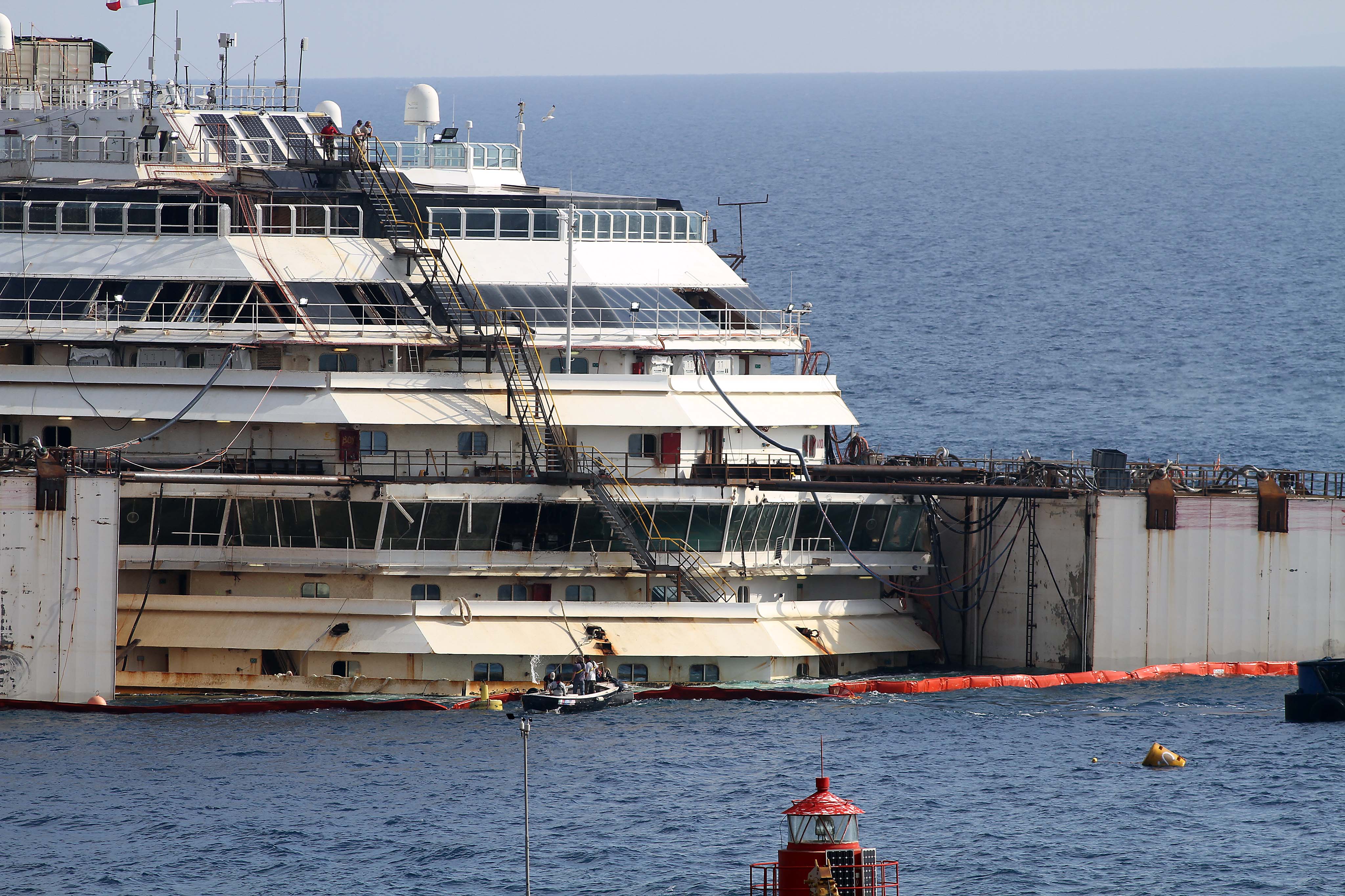 Rimozione della Concordia, forse il trasferimento martedì