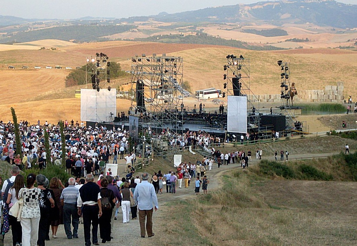 Teatro del Silenzio, Bocelli e Rossi presentano la IX edizione