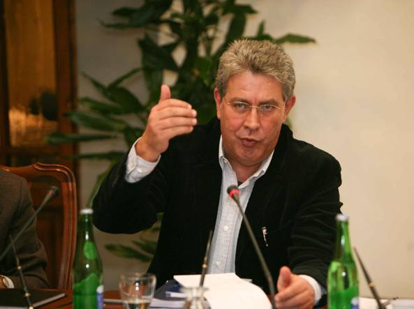 La Regione dedica all'ex assessore Riccardo Conti una borsa di studio sul rapporto tra rendita e mancata crescita