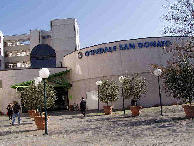 Aumentano posti Covid-19 al San Donato di Arezzo, conferenza stampa con Giani
