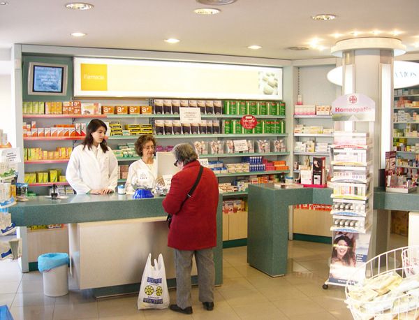 Immagine Servizi al pubblico nelle farmacie, prorogato l'accordo tra Regione, Asl, Urtofar e Cispel