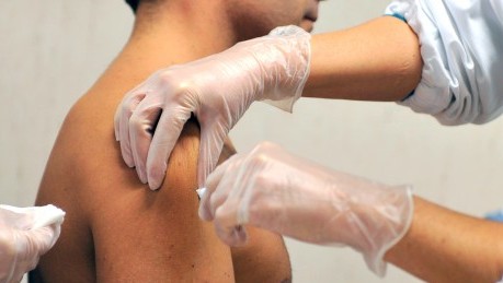 Vaccinazioni anti Covid e influenza, dal 16 ottobre anche da medici di famiglia e pediatri