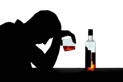 Dipendenza dall’alcol, raddoppiano gli accordi con le associazioni impegnate sul territorio