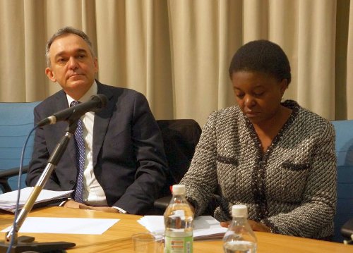 Rossi a Kyenge: