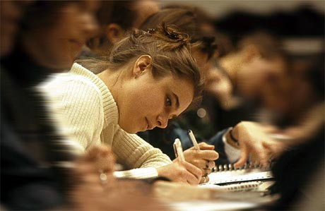 Oltre 4500 studenti toscani delle superiori coinvolti nel progetto 'Scuole al centro'