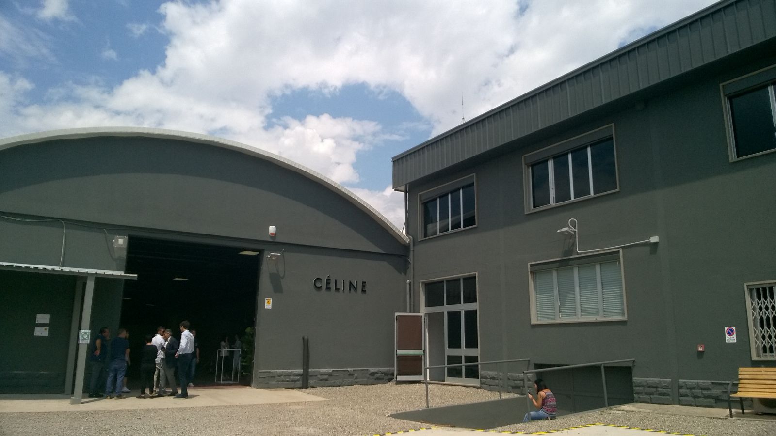 Céline raddoppia ed apre manifattura a Radda in Chianti. Già assunti 30 pellettieri