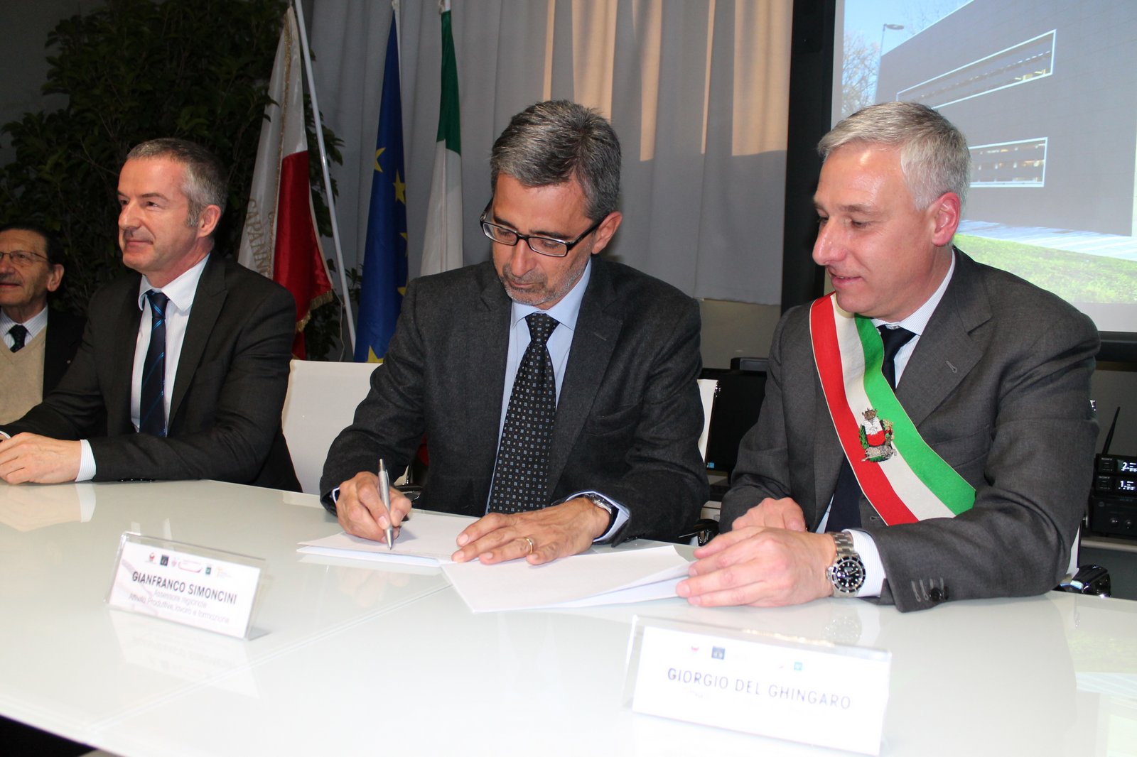Capannori, l'assessore Simoncini inaugura il parco tecnologico Toscana Nanotech
