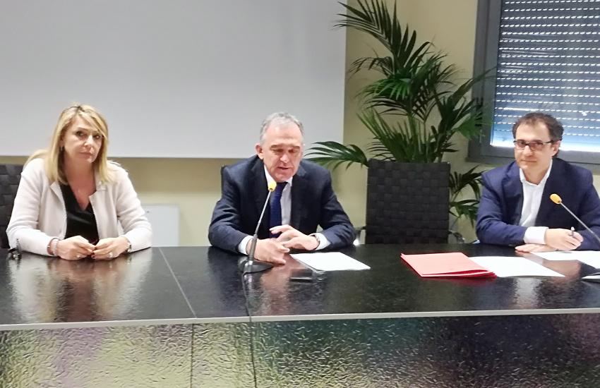 Rossi firma a Livorno protocolli per 73 nuovi posti di lavoro