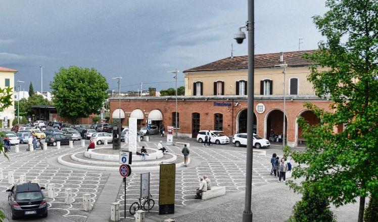Uno spettacolo teatrale per ridar vita al quartiere della stazione di Pontedera
