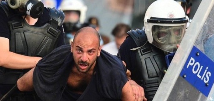 Fotoreporter liberato in Turchia, Rossi: 'Difendere il diritto di cronaca'