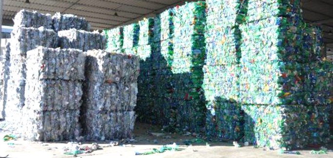 Riciclo plastiche avanti tutta: dopo bottiglie e flaconi, si accelera anche sugli altri imballaggi