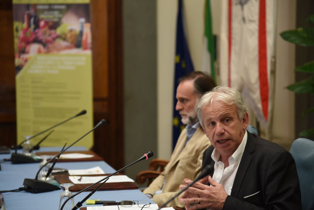 I marchi Dop e Igp traino per l'agroalimentare: +70% negli ultimi dieci anni