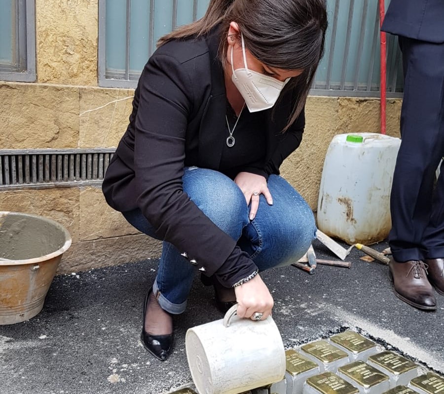 Shoah, Nardini alla posa delle pietre d’inciampo per i deportati dell’ex ospizio Saadun