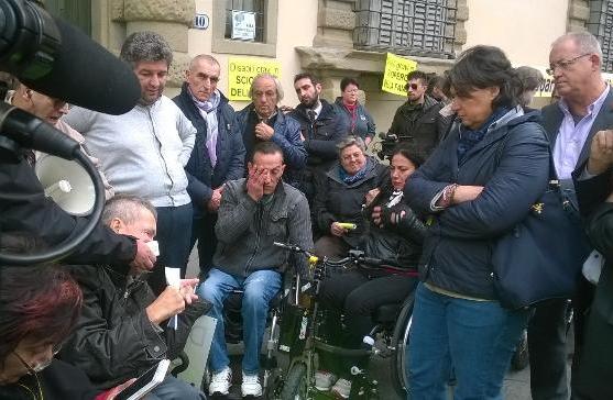 Saccardi ai disabili: