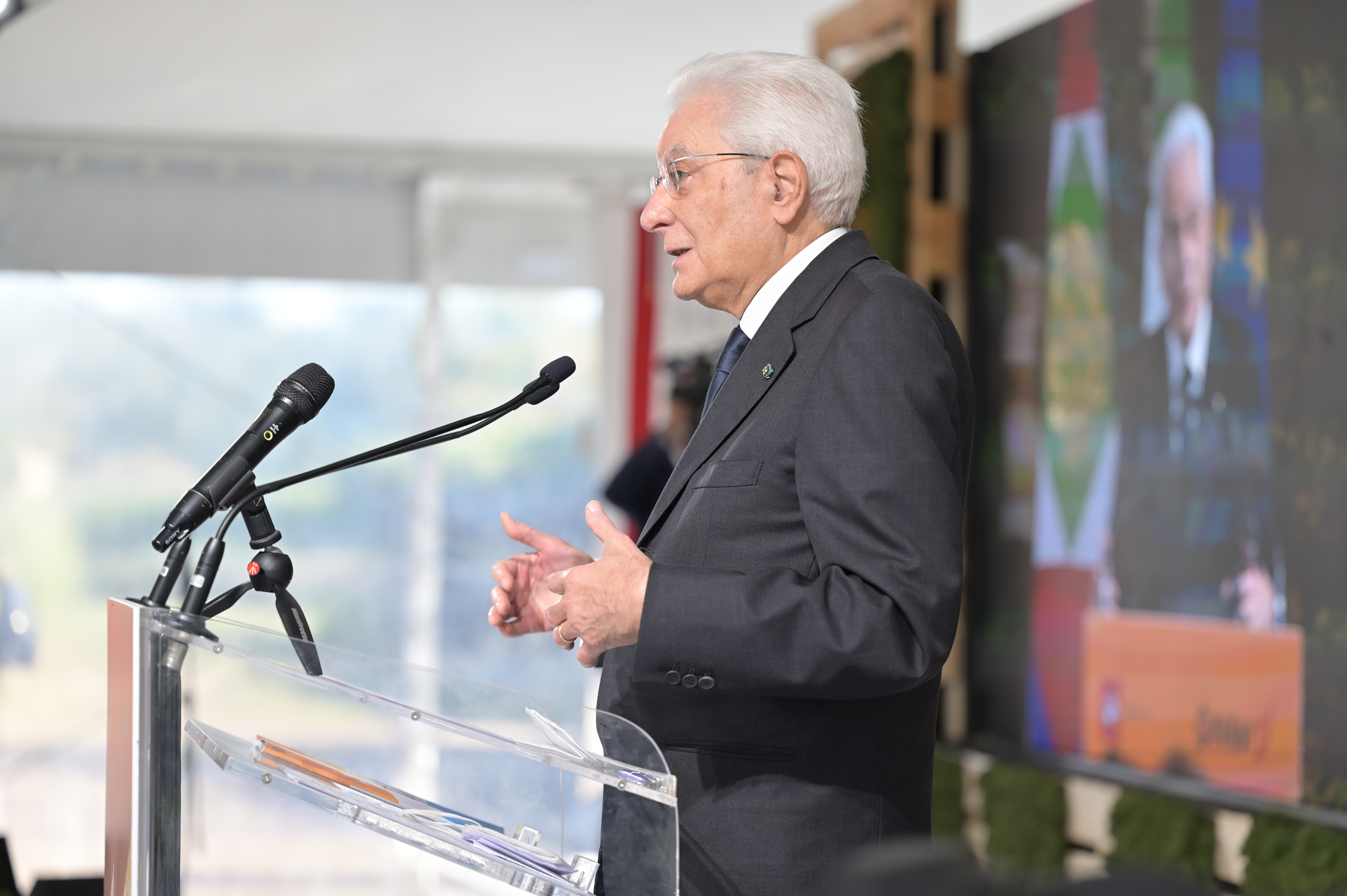 Prende la parola il presidente Mattarella, il video