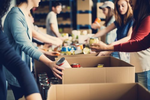 Interventi contro povertà e disagio sociale attraverso le ...