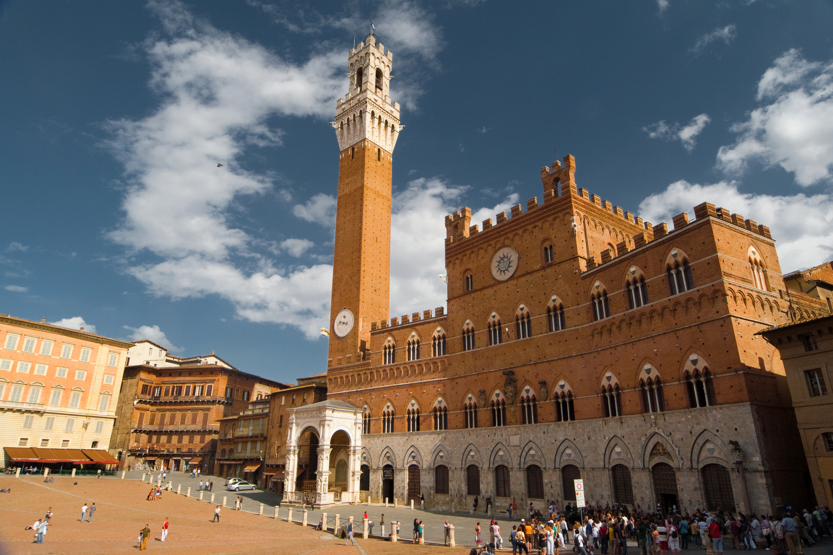 Coronavirus, guida in 6 lingue per informare i turisti sulla ...